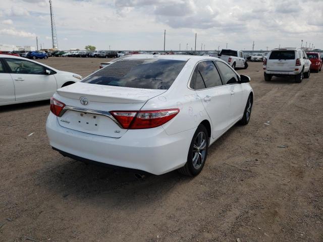Toyota Camry Le Image 4
