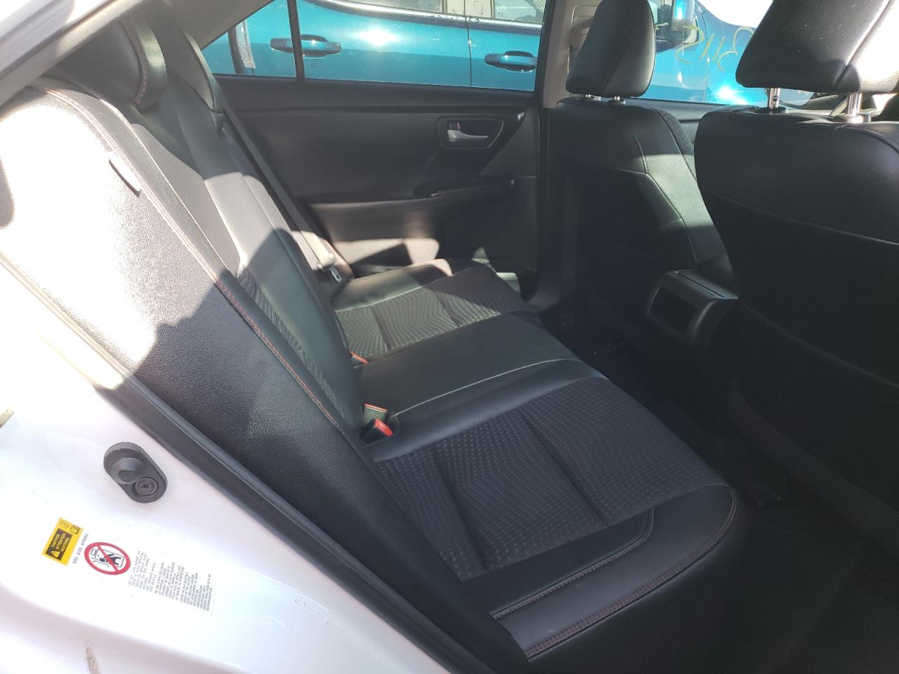 Toyota Camry Le Image 3