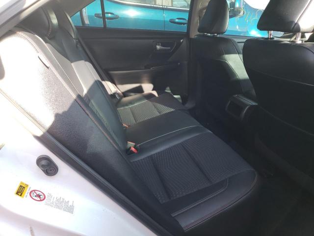 Toyota Camry Le Image 3