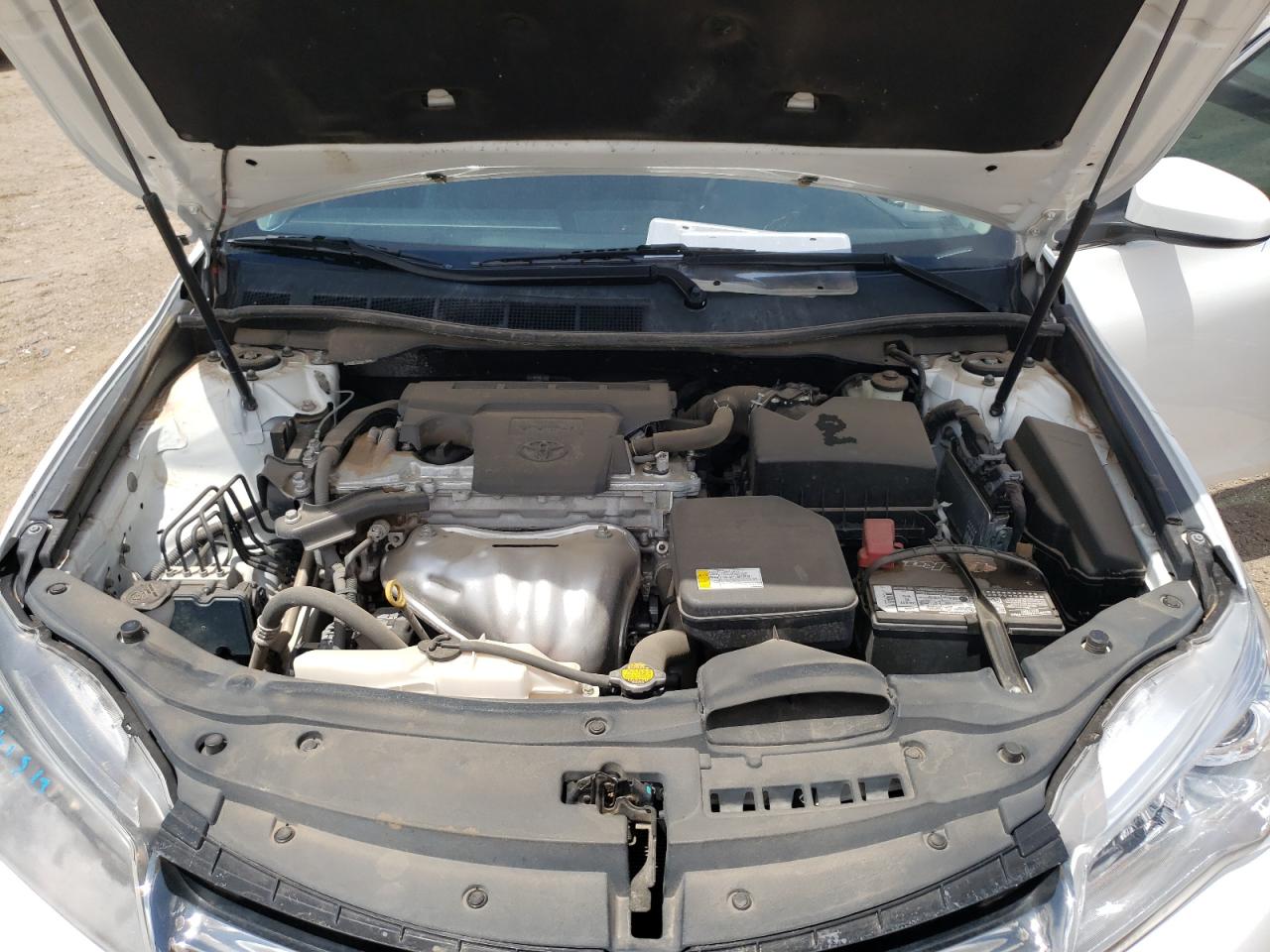 Toyota Camry Le Image 7