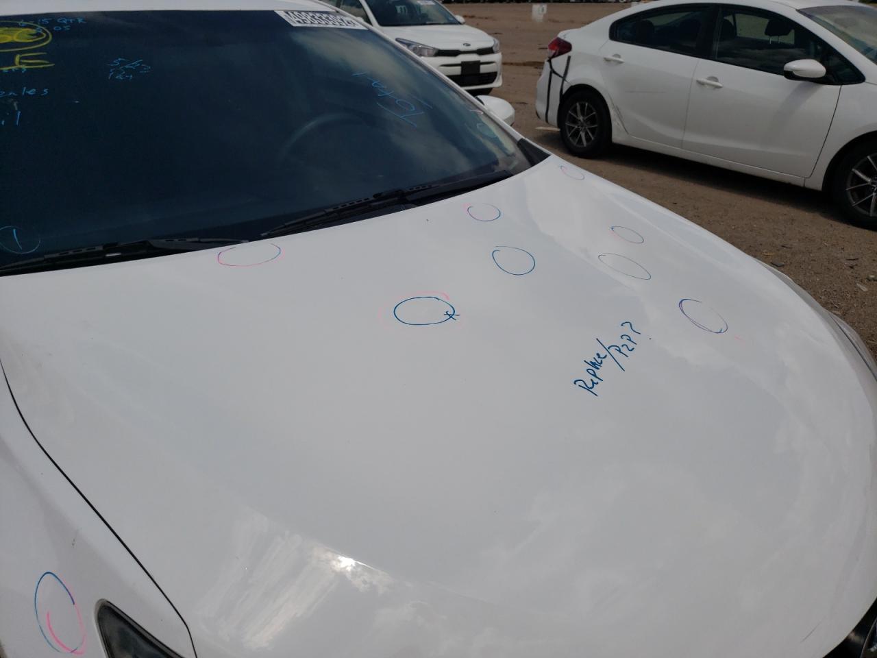 Toyota Camry Le Image 9