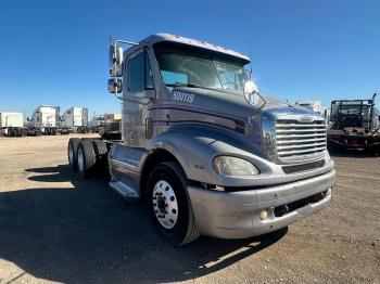  Salvage Freightliner Columbia 1