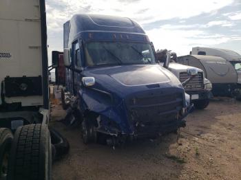  Salvage Freightliner Cascadia 1