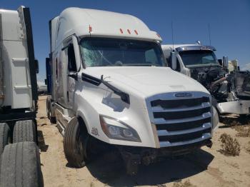  Salvage Freightliner Cascadia 1