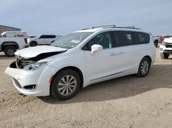  Salvage Chrysler Pacifica