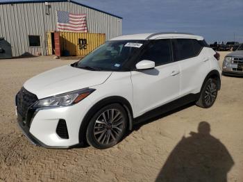  Salvage Nissan Kicks