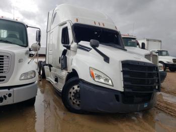  Salvage Freightliner Cascadia 1