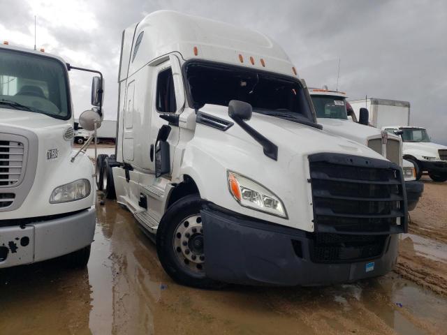  Salvage Freightliner Cascadia 1