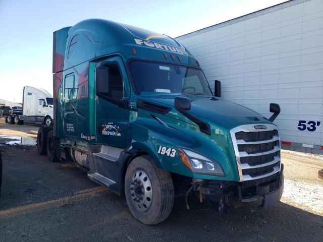  Salvage Freightliner Cascadia 1