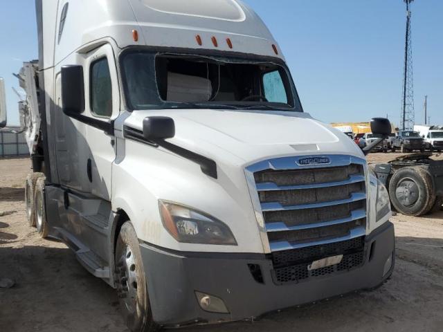  Salvage Freightliner Cascadia 1