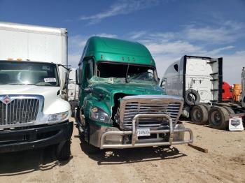  Salvage Freightliner Cascadia 1