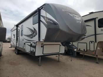  Salvage Wildcat 5th Wheel