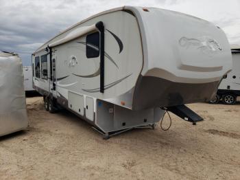  Salvage Open 5th Wheel