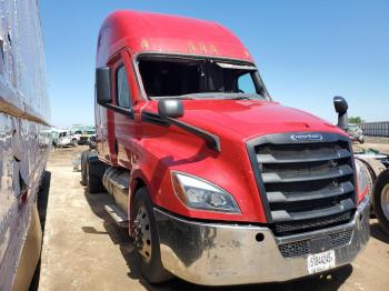  Salvage Freightliner Cascadia 1