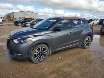  Salvage Nissan Kicks