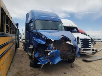  Salvage Freightliner Cascadia 1
