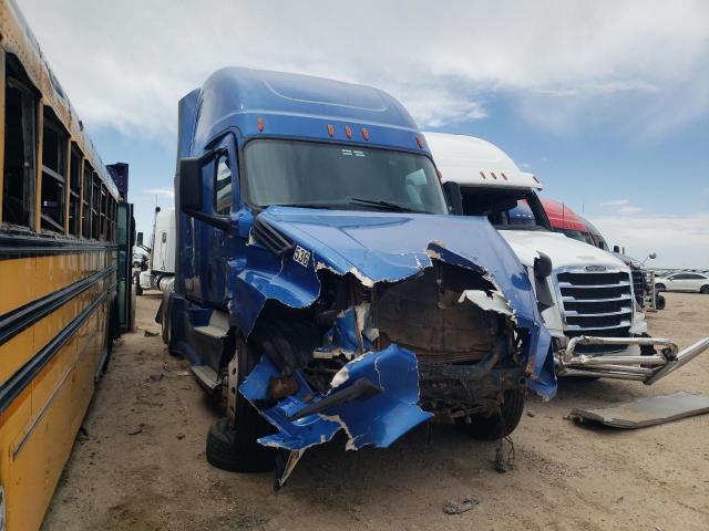  Salvage Freightliner Cascadia 1