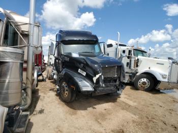  Salvage Volvo Vnl