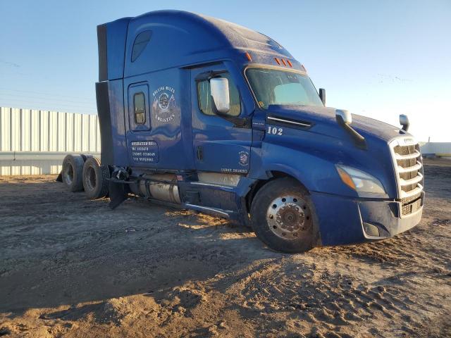  Salvage Freightliner Cascadia 1