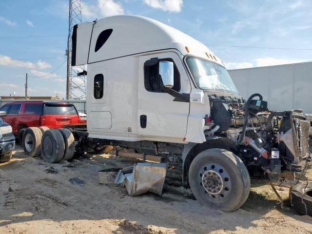  Salvage Freightliner Cascadia