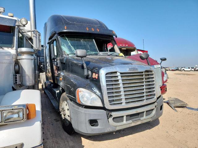  Salvage Freightliner Cascadia 1