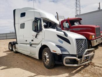  Salvage Volvo Vnl