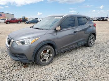 Salvage Nissan Kicks