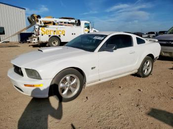  Salvage Ford Mustang