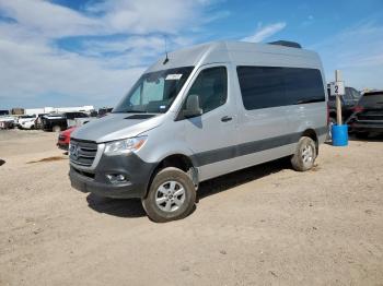  Salvage Mercedes-Benz Sprinter