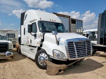  Salvage Freightliner Cascadia 1