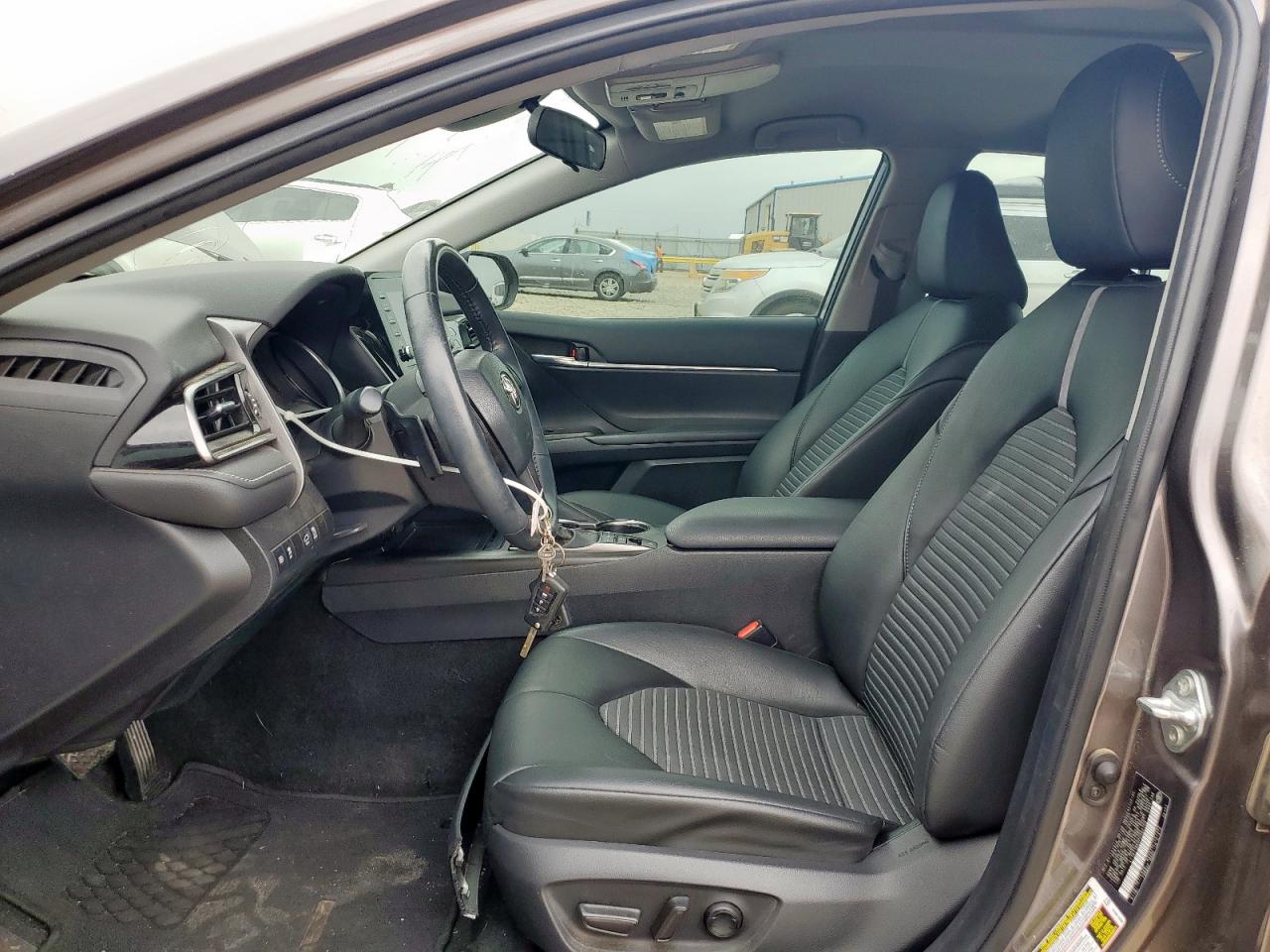 Toyota Camry Se Night Shade Image 4