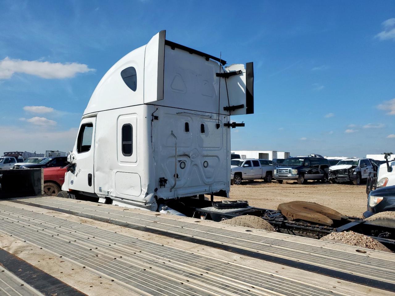 Freightliner Cascadia 126 Image 4