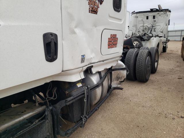 Freightliner Cascadia 126 Image 5