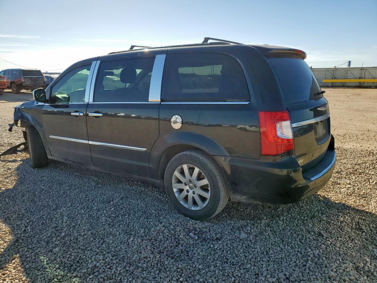 Chrysler Minivan Touring Image 5
