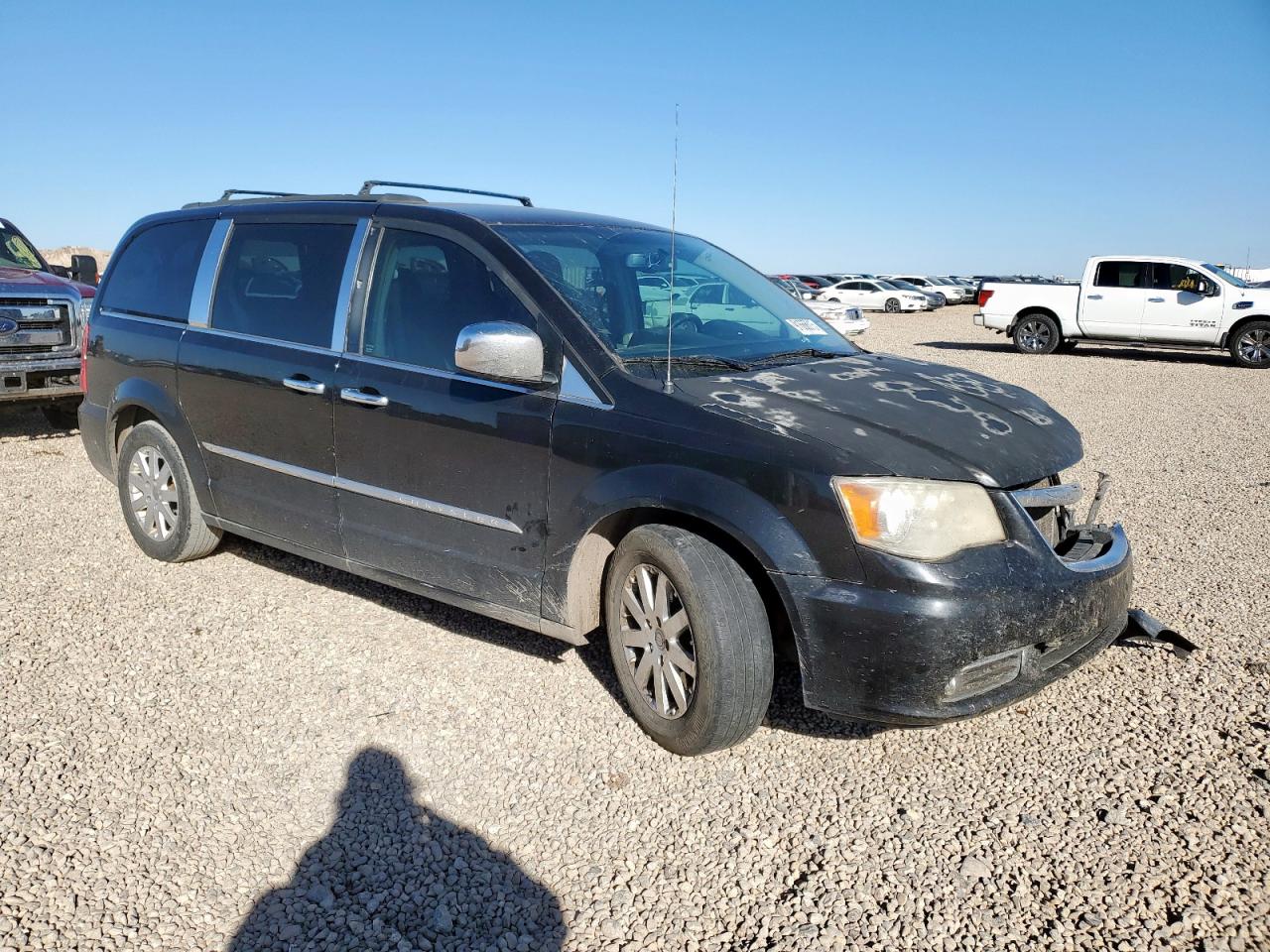 Chrysler Minivan Touring Image 4