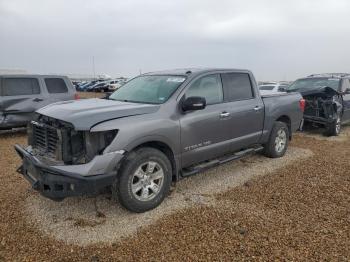  Salvage Nissan Titan