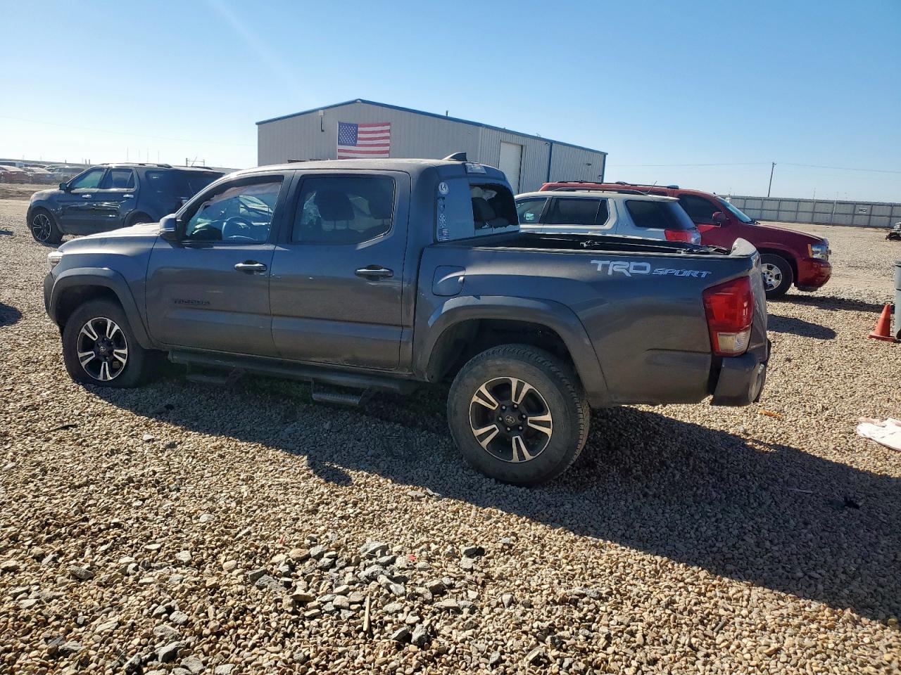 Toyota Tacoma Double Cab Image 6