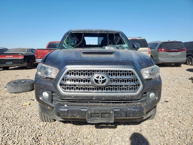 Toyota Tacoma Double Cab Image 3