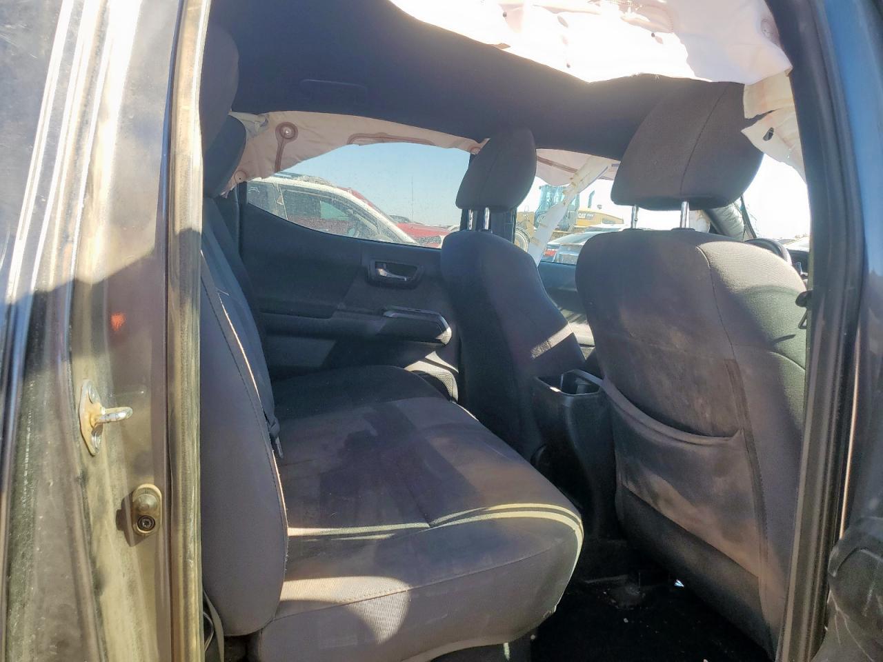 Toyota Tacoma Double Cab Image 8