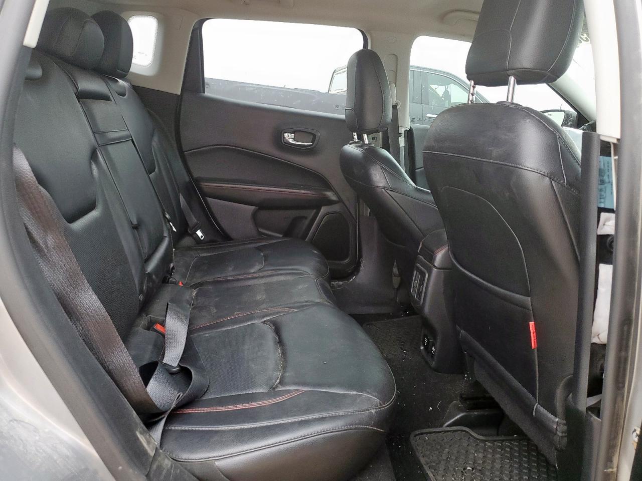 Jeep Compass Trailhawk Image 7