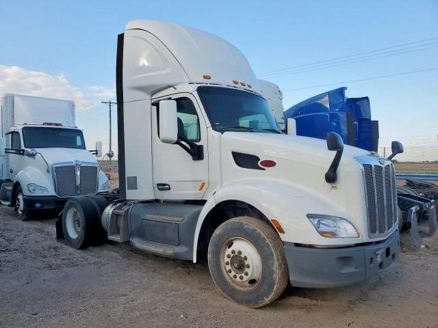  Salvage Peterbilt Tractor 579