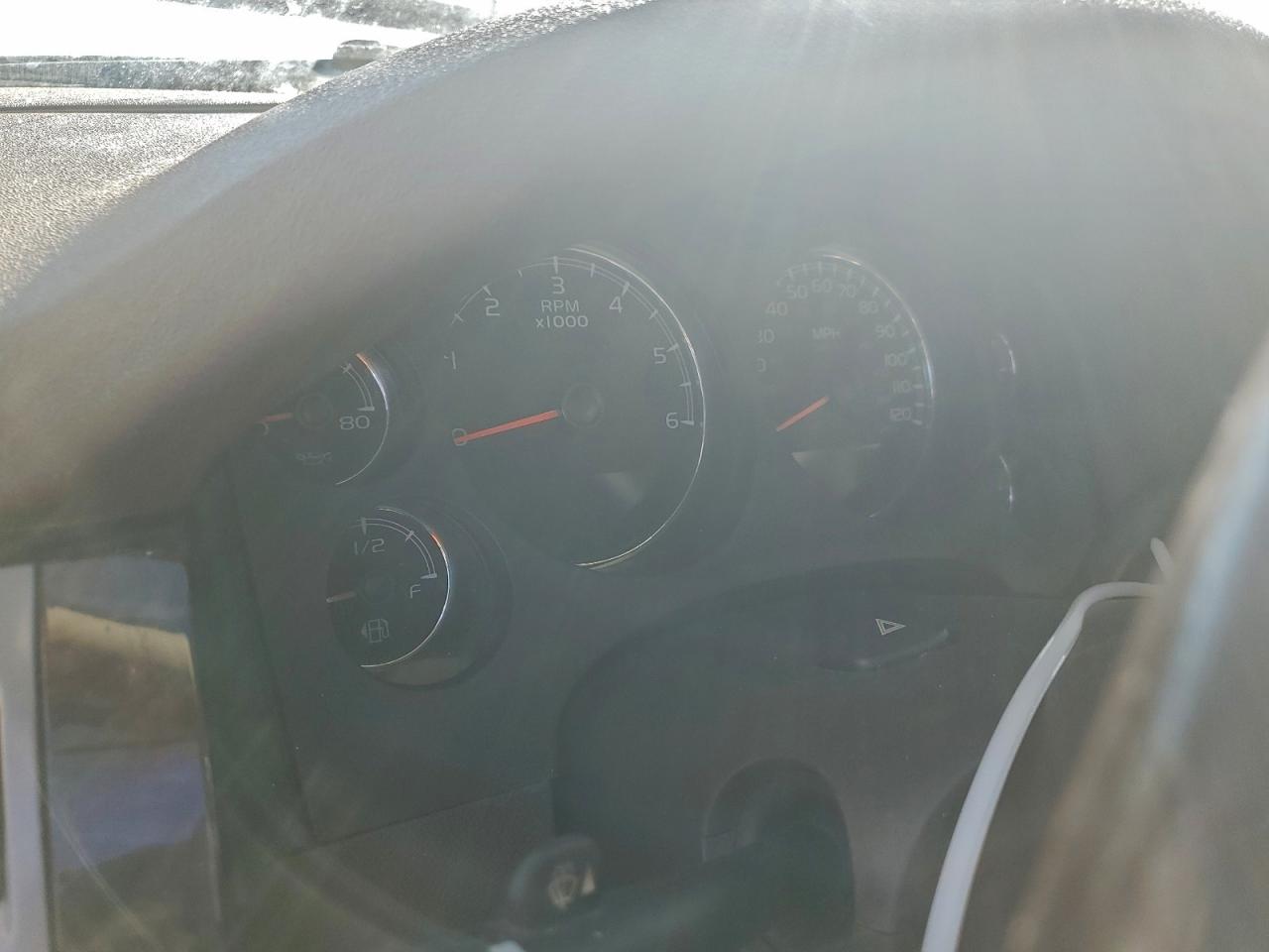 GMC Yukon Denali Image 6