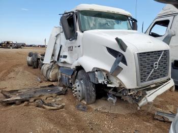  Salvage Volvo Vnr
