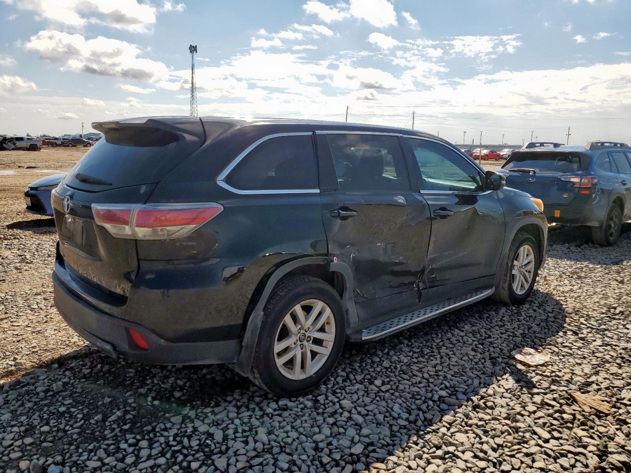 Toyota Highlander Le Image 3