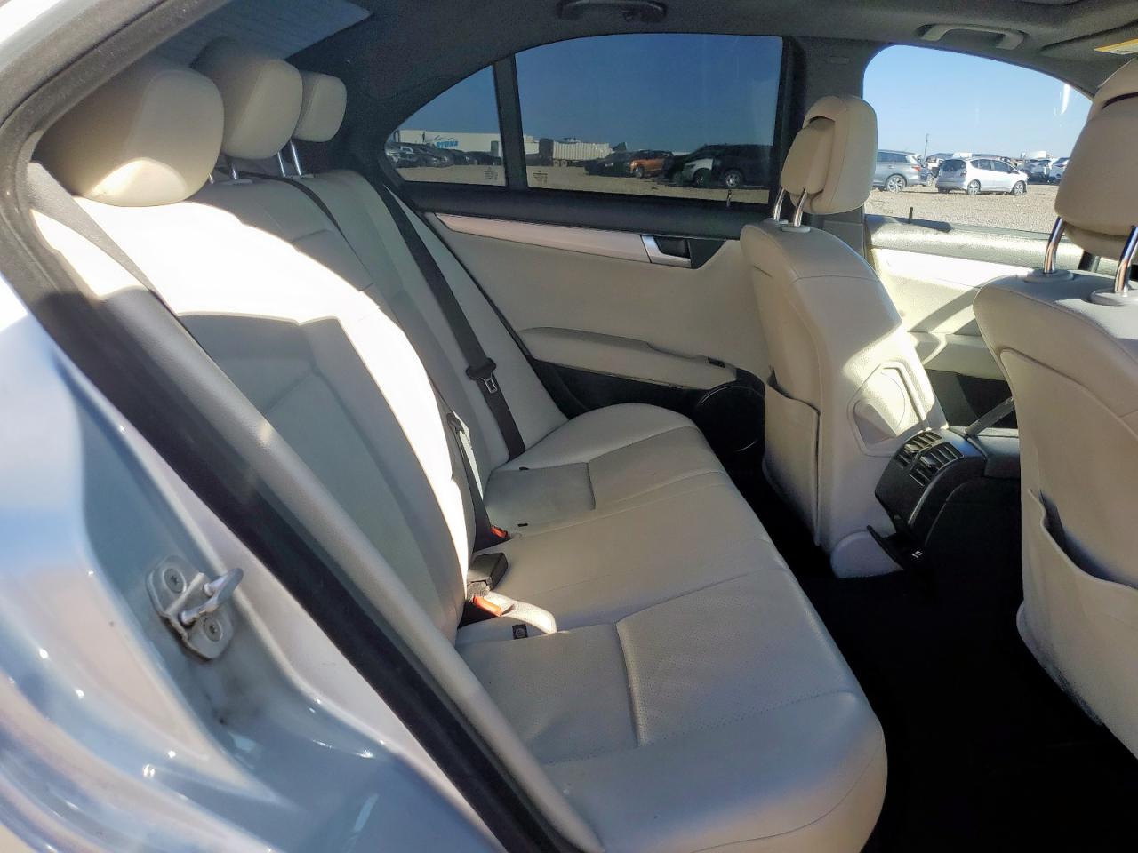 Mercedes-Benz C-Class 250 Image 6