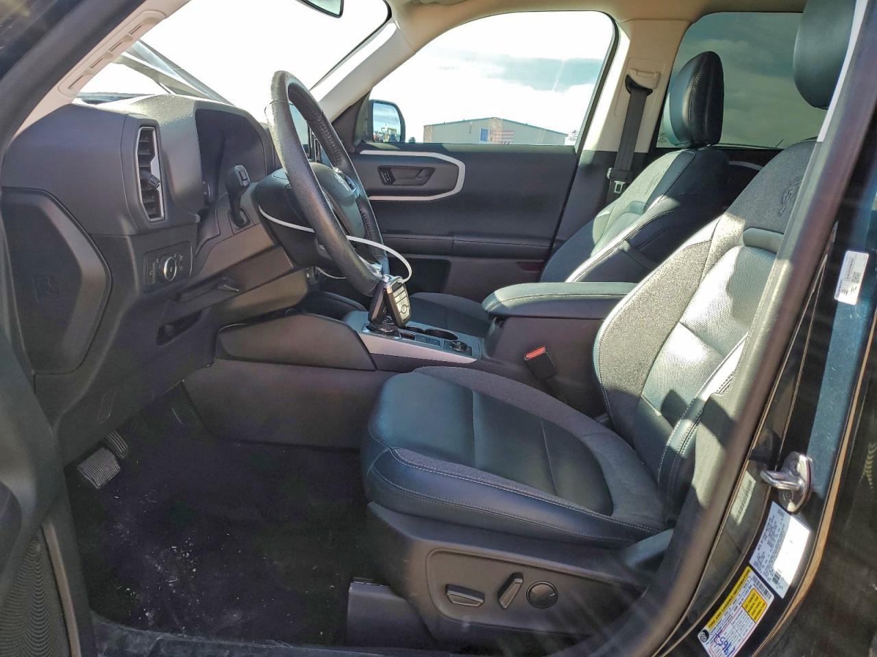 Ford Bronco Outer Banks Image 7