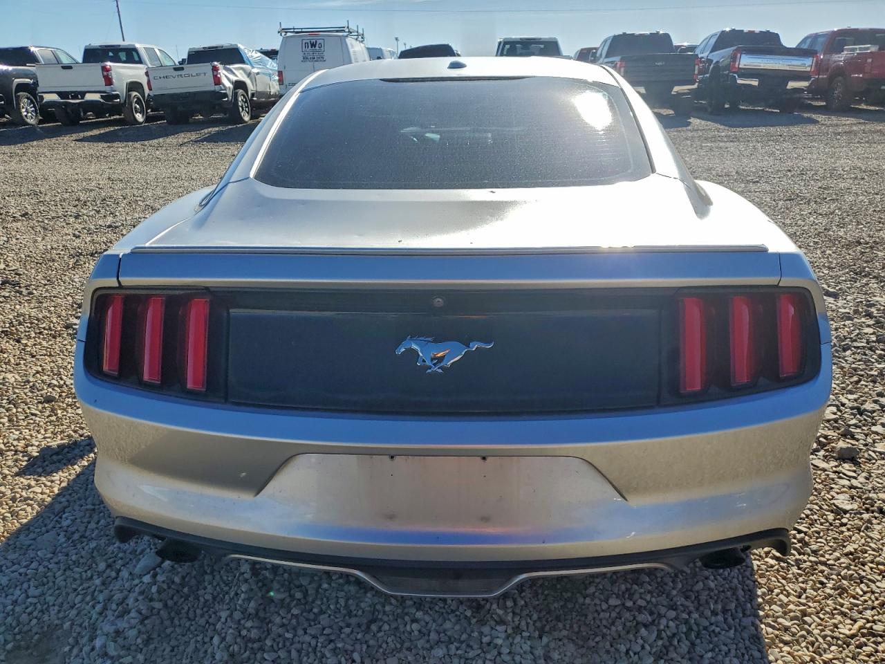 Ford Mustang Image 6