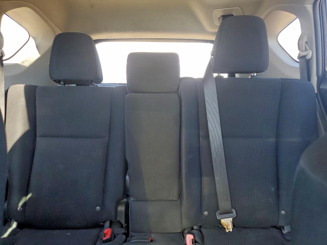 Toyota RAV4 Le Image 8