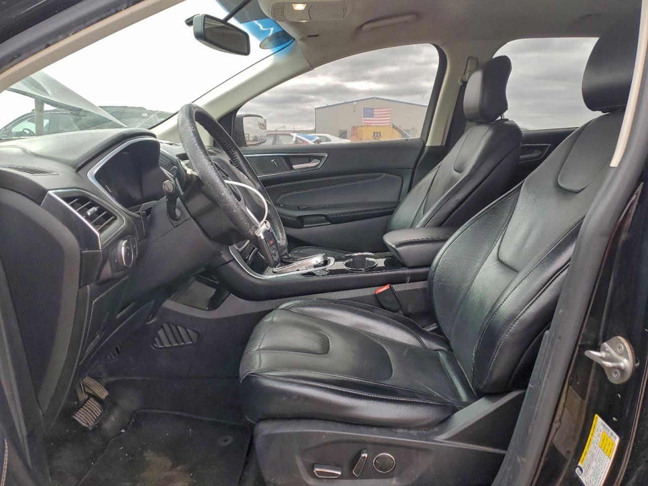 Ford Edge Titanium Image 10