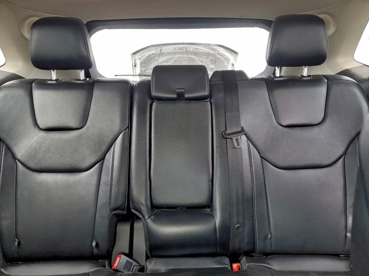 Ford Edge Titanium Image 3